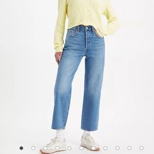 Levi’s Ribcage Straight Dance Around - Medium Wash Size 28